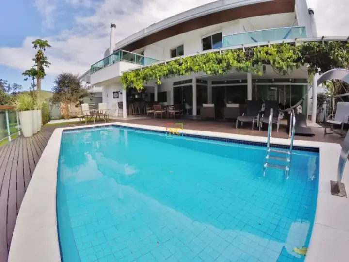 Casa em condomínio no Santa Mônica, cód. CA00760